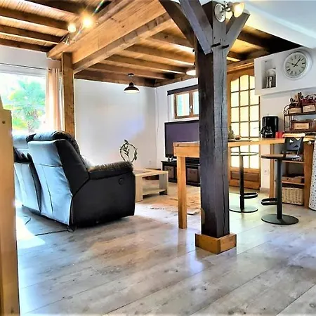 Hébergement de vacances à La Campagne Location Du Samedi Au Samedi *