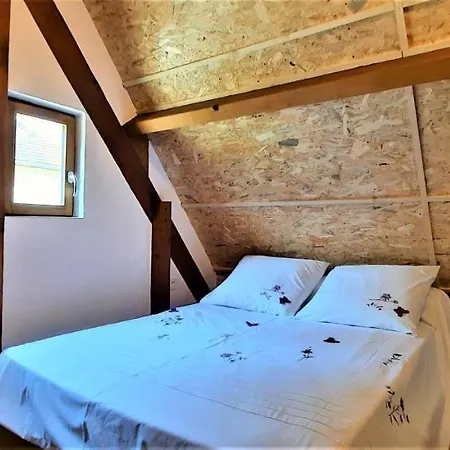 Hébergement de vacances à La Campagne Location Du Samedi Au Samedi *